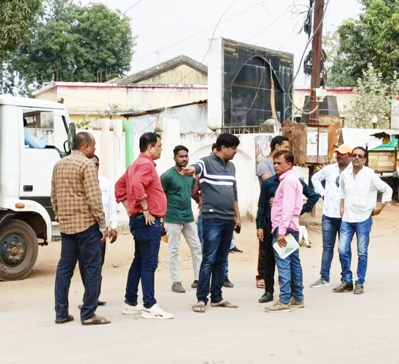 नपाध्यक्ष ने सडक़ चौड़ीकरण व सौंदर्यीकरण को ले किया निरीक्षण नपाध्यक्ष ने सडक़ चौड़ीकरण व सौंदर्यीकरण को ले किया निरीक्षण