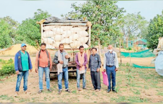 ओडिशा से छत्तीसगढ़ लाते 45 क्विंटल धान बरामद ओडिशा से छत्तीसगढ़ लाते 45 क्विंटल धान बरामद