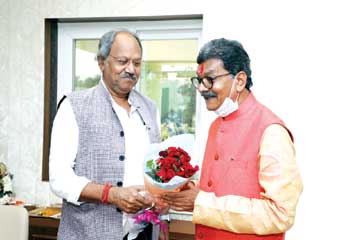  विधान सभा अध्यक्ष ने विधान सभा परिसर स्थित अपने नवनिर्मित कार्यालय-कक्ष में पूजा अर्चना