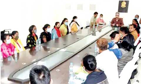 डीजीपी ने पुलिस परिवार के सदस्यों से की चर्चा, नवा रायपुर में चक्का जाम