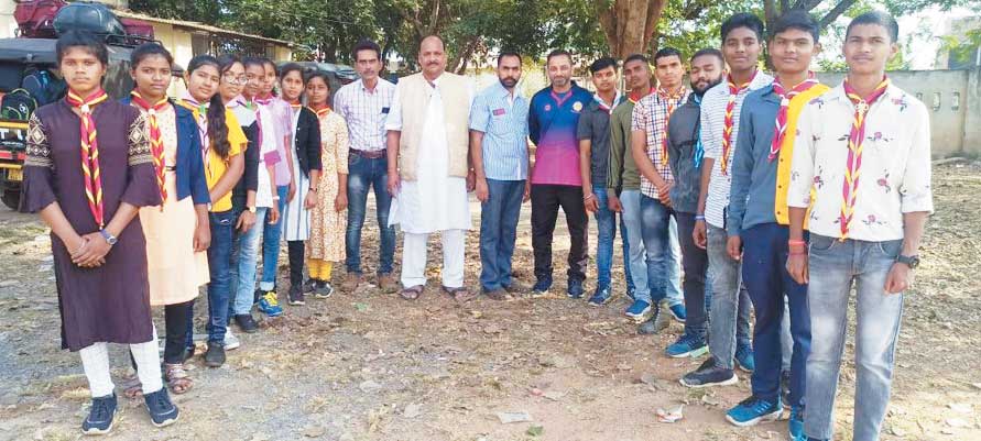 स्काउट-गाइड्स दार्जिलिंग रवाना स्काउट-गाइड्स दार्जिलिंग रवाना