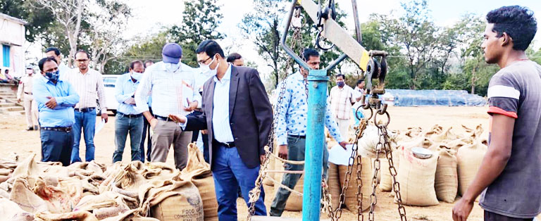 टोकन, बारदाने व मूलभूत व्यवस्थाओं के संबंध में किसानों से ली जानकारी