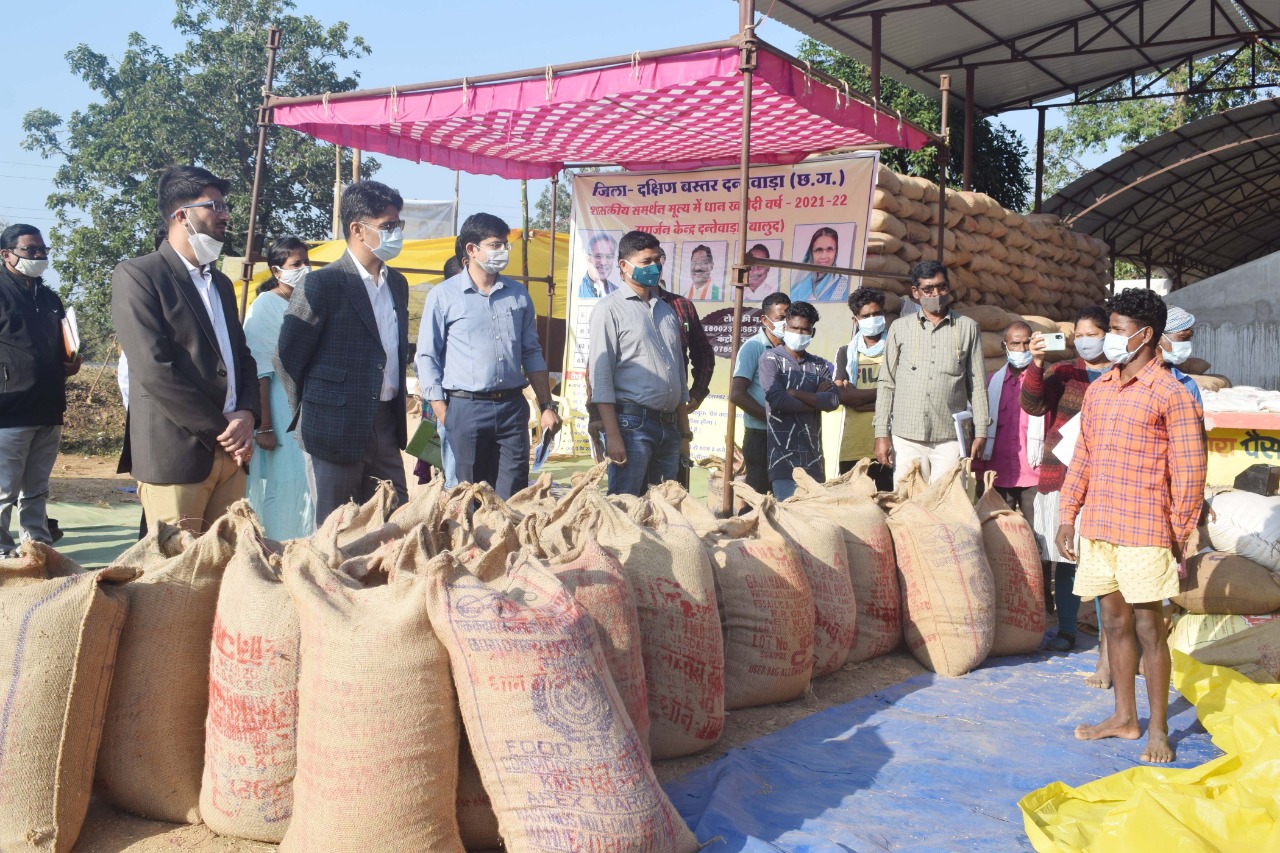 धान खरीदी व्यवस्थाओं का लिया जायजा