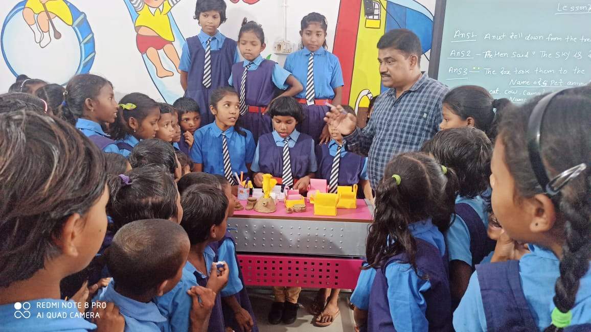 मॉनिटरिंग से आने लगी स्कूलों में कसावट     