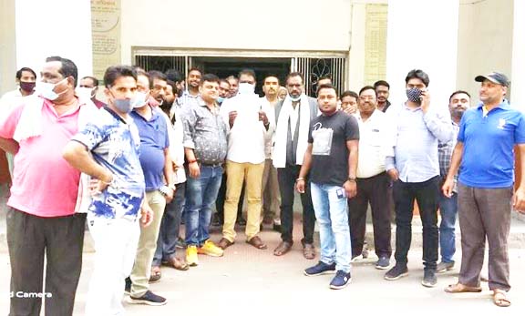 स्थानीय गाड़ी मालिकों को प्राथमिकता देने की मांग