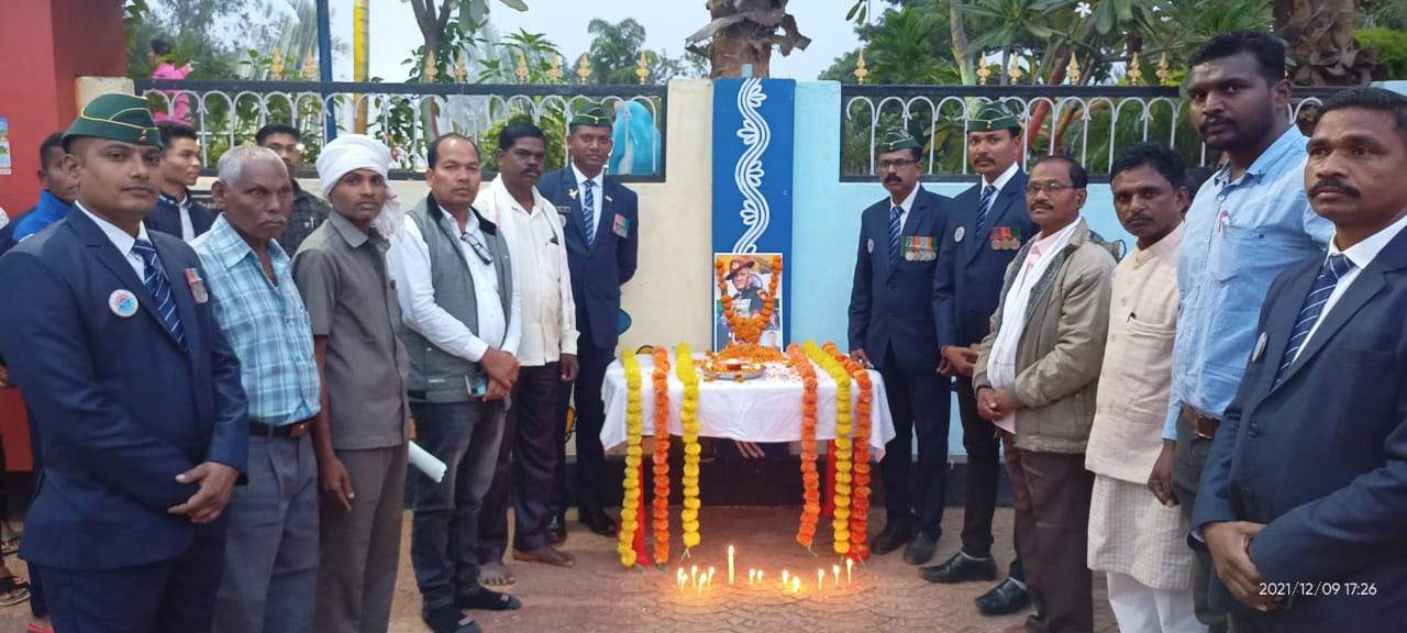 पूर्व सैनिकों ने रावत को दी श्रद्धांजलि