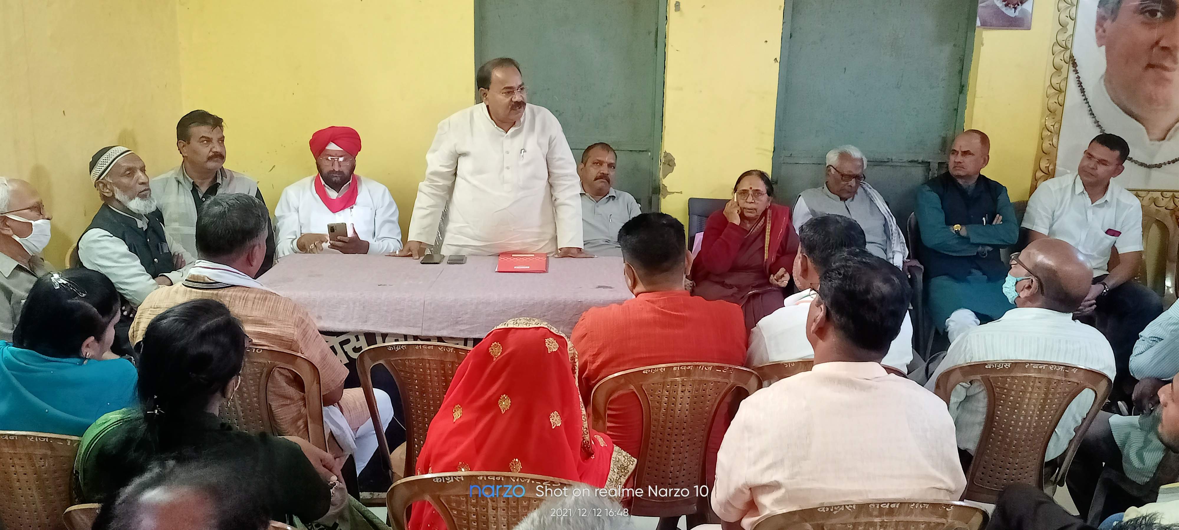 पर्यवेक्षक ने ली पार्षदों-पदाधिकारियों की बैठक पर्यवेक्षक ने ली पार्षदों-पदाधिकारियों की बैठक