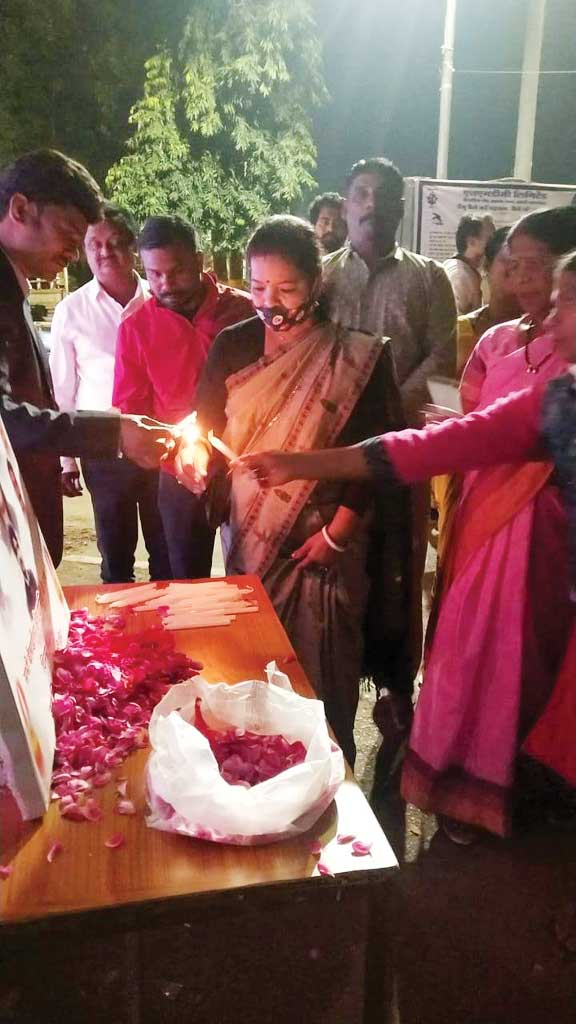 सीडीएस रावत को दी श्रद्धांजलि