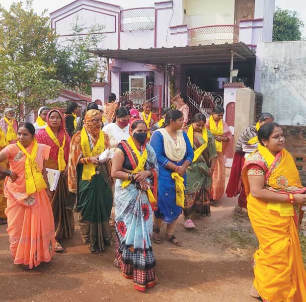  पानी पहुंचाने निजी वाहन लगा कर करवाएंगी  बोर, नि:शुल्क प्रशिक्षण के वायदे से महिला और युवाओं में लोकप्रिय हुई कीर्ति प्रदीप कुमार