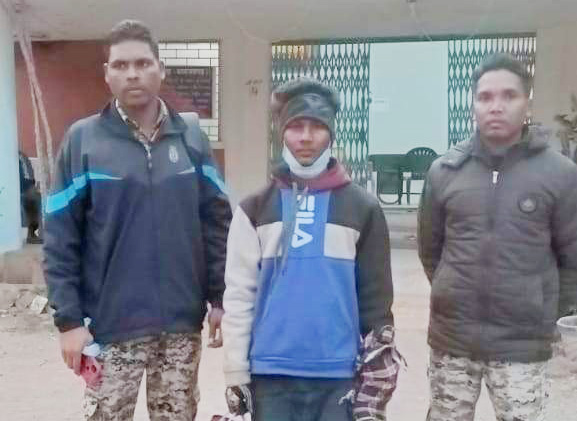 लिव-इन में रह रही युवती की गला दबाकर की थी हत्या  