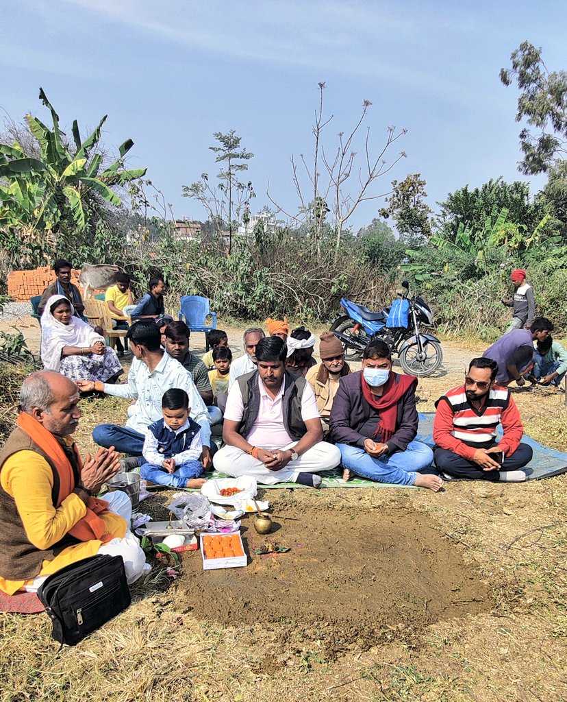 हाई मास्क स्ट्रीट लाइट का कार्य शुरू करने भूमिपूजन