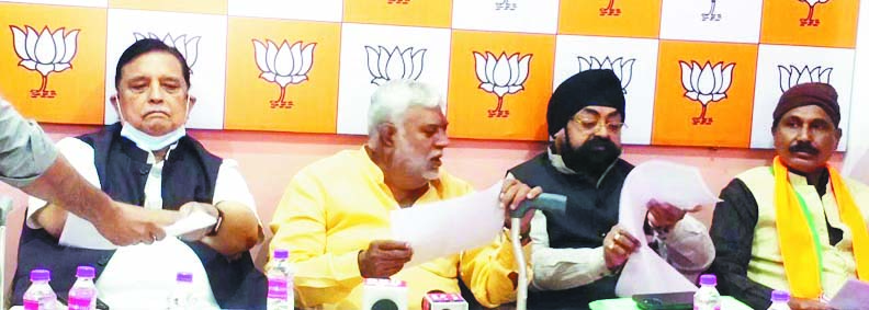 भाजपा के समर्थन में निर्दलीय शांति वर्मा चुनाव मैदान से हटीं, किया भाजपा प्रवेश