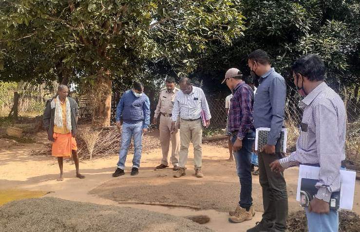 वनोपज खरीदी केन्द्रों का निरीक्षण