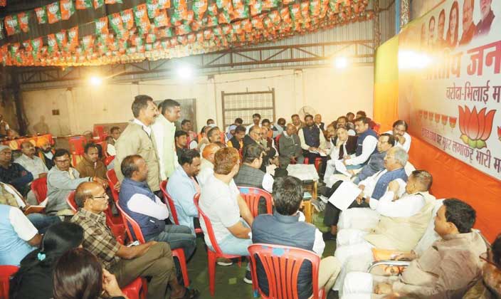  वार्ड प्रभारियों से प्रचार अभियान पर बृजमोहन ने की चर्चा