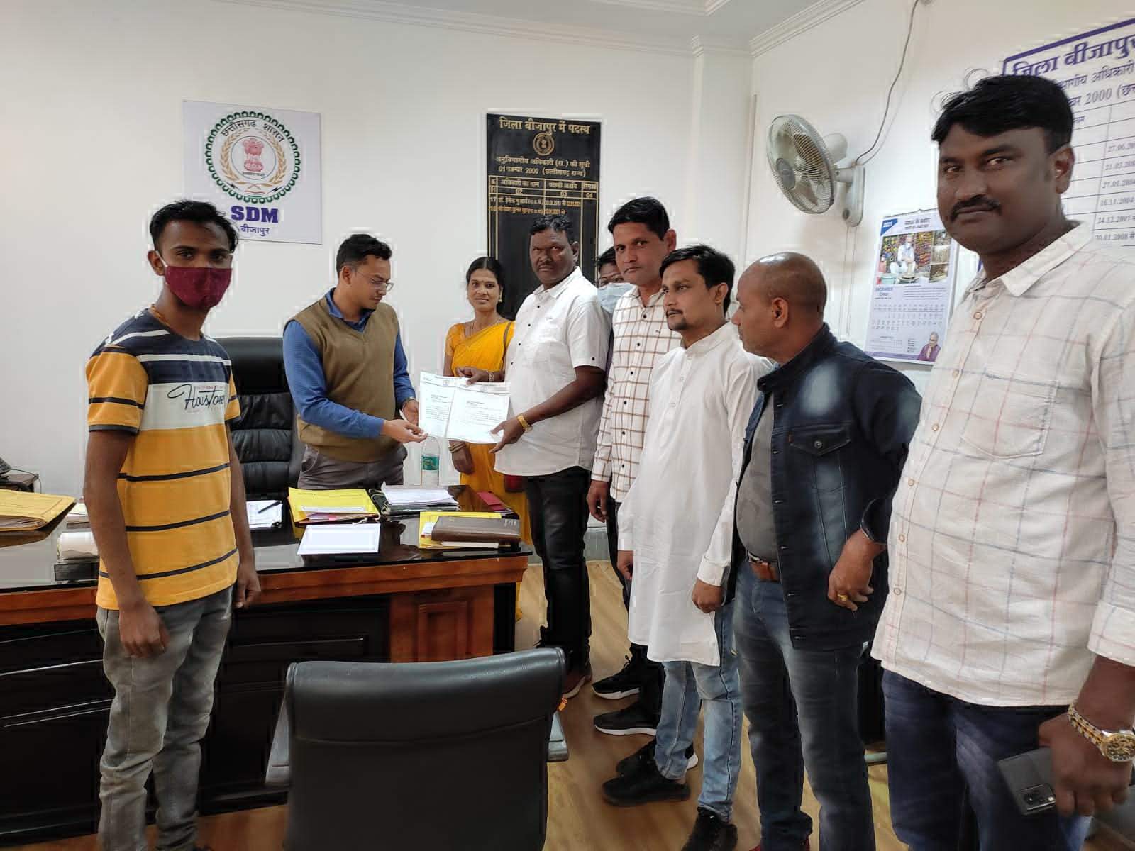 भैरमगढ़ के बाद अब भोपालपटनम के सरकारी कर्मियों पर लगा भाजपा के प्रचार करने का आरोप