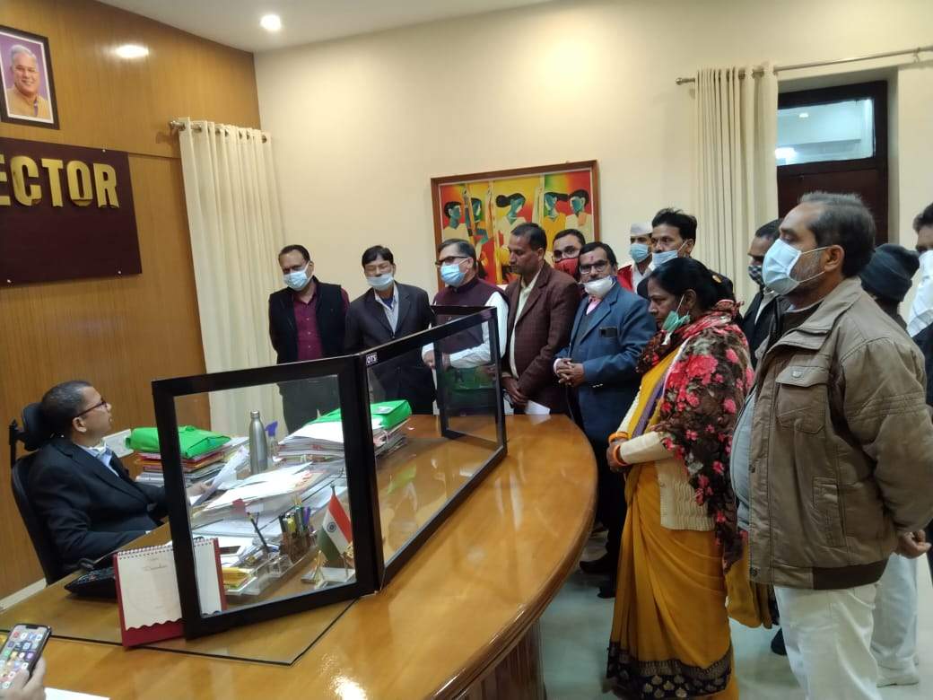 लेखापाल की मौत, प्रभारी प्राचार्य को निलंबित करने की मांग, फेडरेशन ने सौंपा ज्ञापन