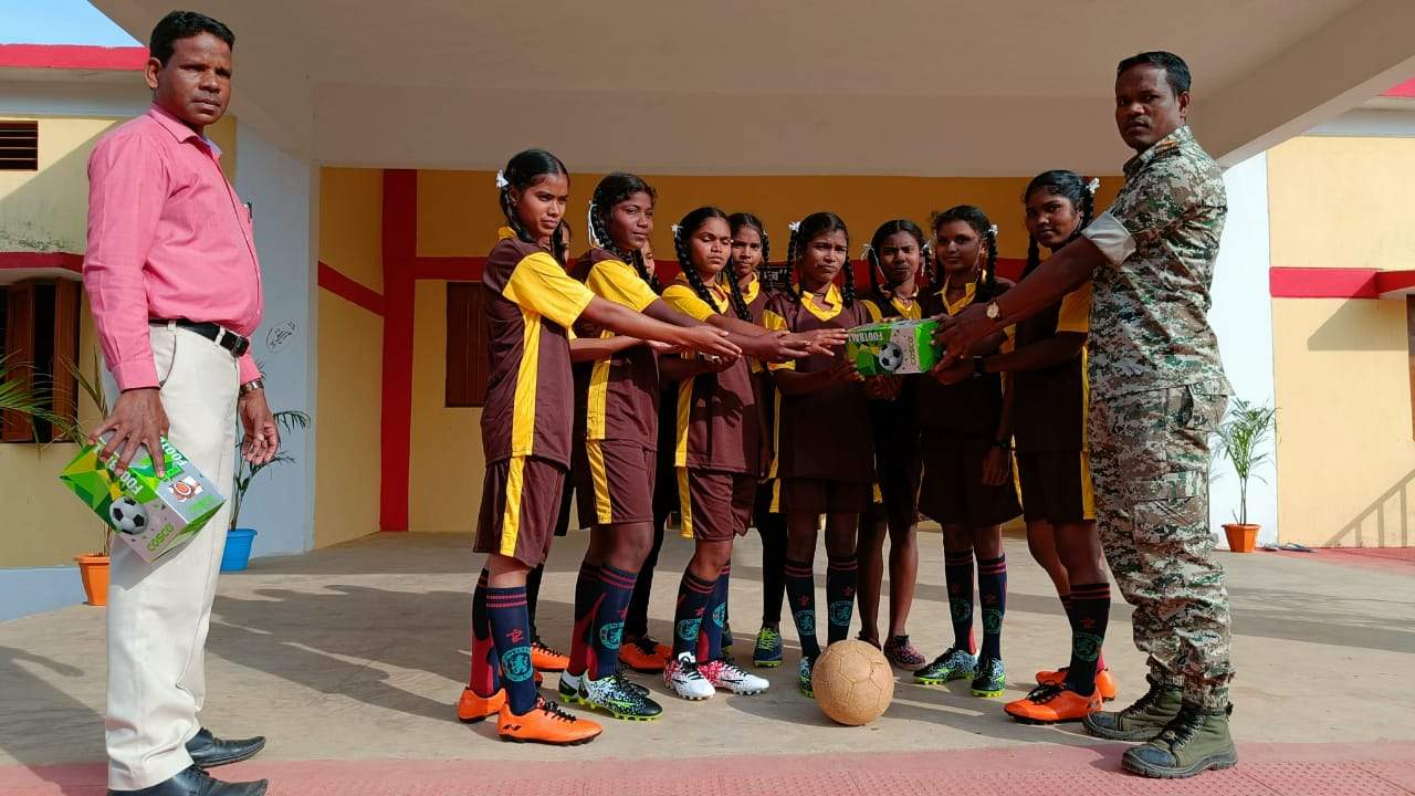 आमचो पुलिस आमचो संगी पुलिसिंग ने बयानार में लगाई चलित थाना