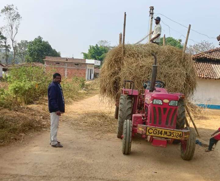 पैरादान महाअभियान में बढ़-चढक़र किसान ले रहे हिस्सा,मवेशियों के चारे की समस्या से मिल सकेगी निजात
