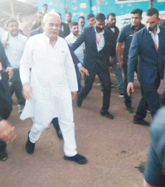  कांग्रेस प्रत्याशियों के लिए सीएम ने मांगा वोट