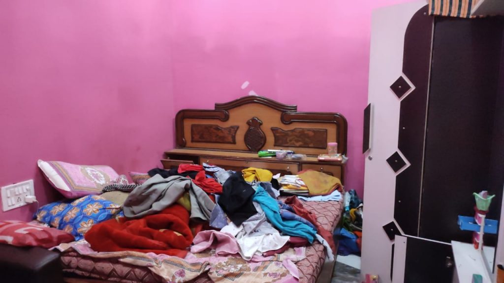 कारोबारी के घर घुस चाकू-कट्टे की नोक पर बंधक बना लाखों की लूट, सीसीटीवी भी ले गए कारोबारी के घर घुस चाकू-कट्टे की नोक पर बंधक बना लाखों की लूट, सीसीटीवी भी ले गए