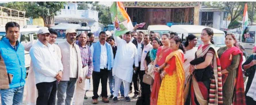 नगरीय चुनाव : विधायक ने अपनी टीम के साथ शिवपुर-चरचा में बनाया कांग्रेस का माहौल नगरीय चुनाव : विधायक ने अपनी टीम के साथ शिवपुर-चरचा में बनाया कांग्रेस का माहौल