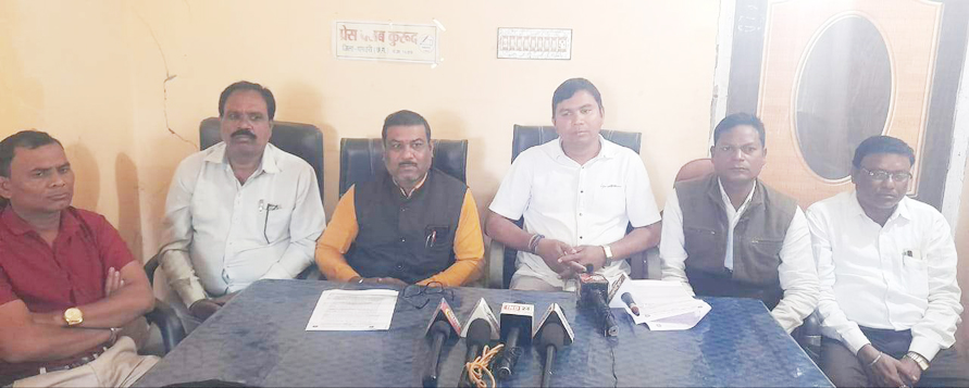 पंचायत सचिवों ने कहा- हमारी एक सूत्रीय मांग पूरी हो