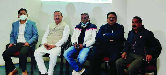 आयुक्त ने महापौर व जनप्रतिनिधियों को दी मोबाइल एवं स्वच्छता मॉनिटरिंग सिस्टम की जानकारी