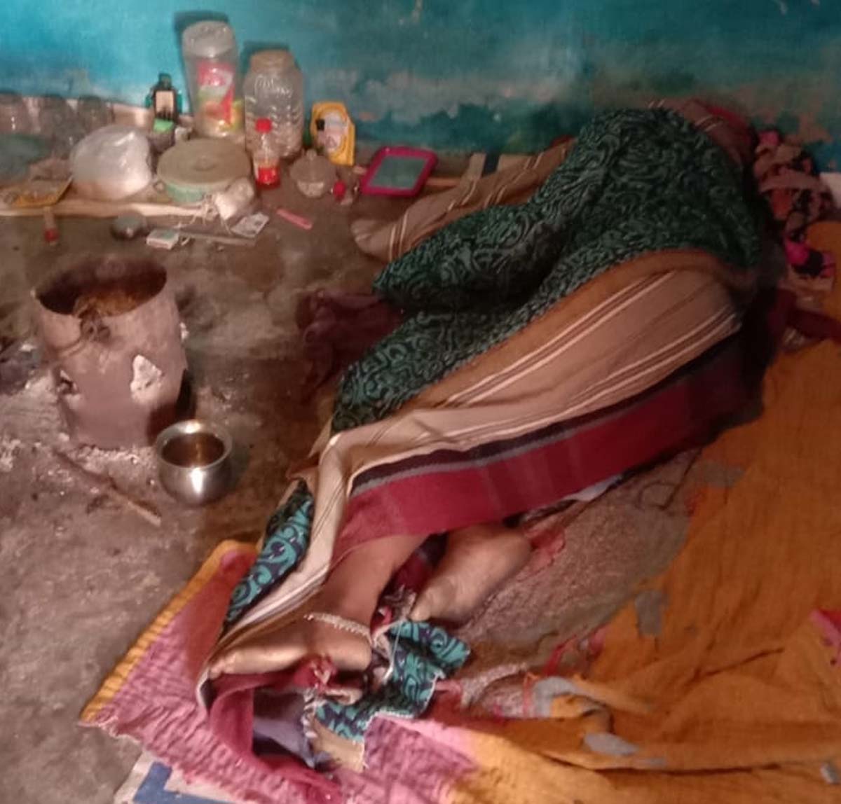 बंद कमरे में जलाई सिगड़ी, दम घुटने से महिला की मौत बंद कमरे में जलाई सिगड़ी, दम घुटने से महिला की मौत