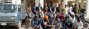दो पूर्व विधायकों के घर से गाड़ी चोरी करने वाला गिरोह पकड़ाया