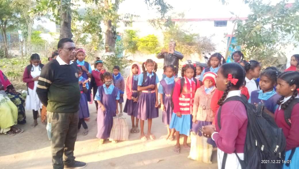 दृढ़इच्छा शक्ति से बुलंदियों के मार्ग परास्त किए जा सकते हैं -डीईओ