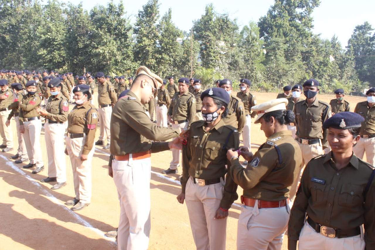 एसपी ने पदोन्नति की दी बधाई