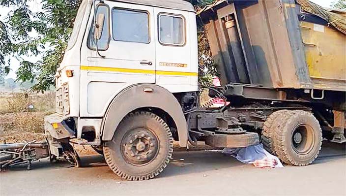 ट्रेलर की चपेट में आकर दो खिलाडिय़ों की मौत, एक घायल