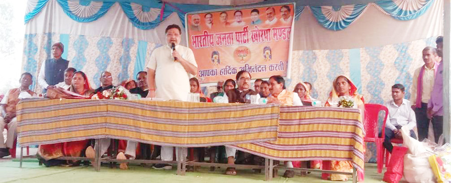 अटल जयंती पर महिलाओं का सम्मान अटल जयंती पर महिलाओं का सम्मान