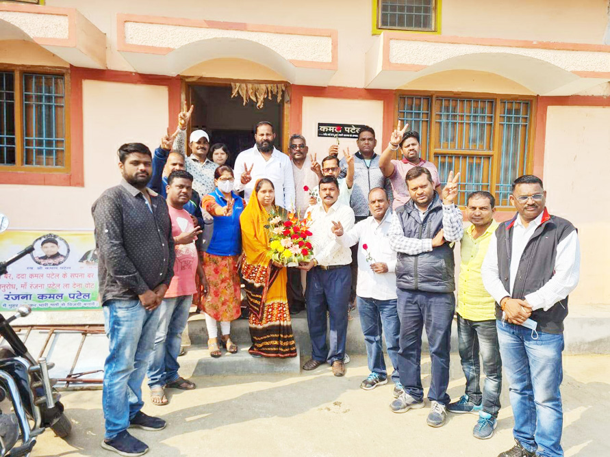 नवनिर्वाचित महिला पार्षदों को दी बधाई