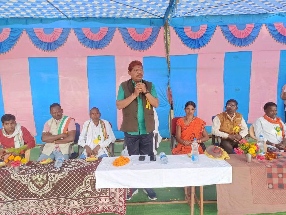 क्रिकेट स्पर्धा का विधायक ने किया उद्घाटन