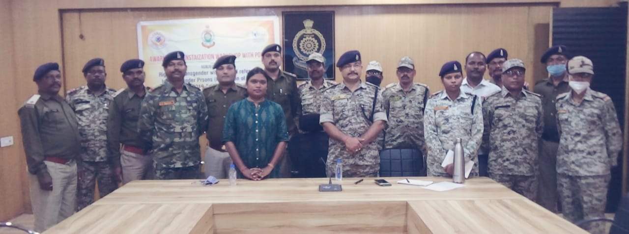 पुलिस अफसरों को ट्रांसजेंडर के लिए बने नए कानून पर प्रशिक्षण