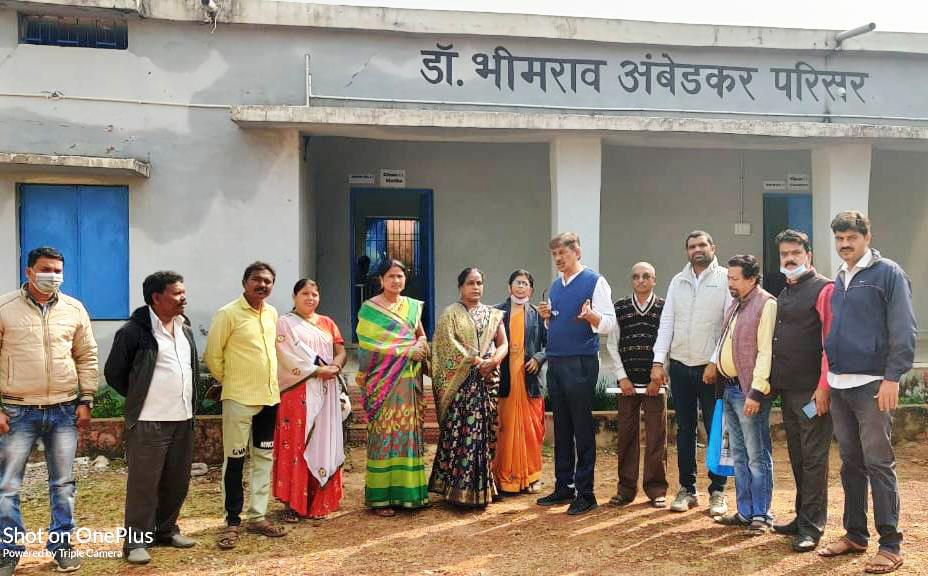 आश्वासन के बाद भी स्कूल में नहीं लगा बोर्ड, रोष आश्वासन के बाद भी स्कूल में नहीं लगा बोर्ड, रोष