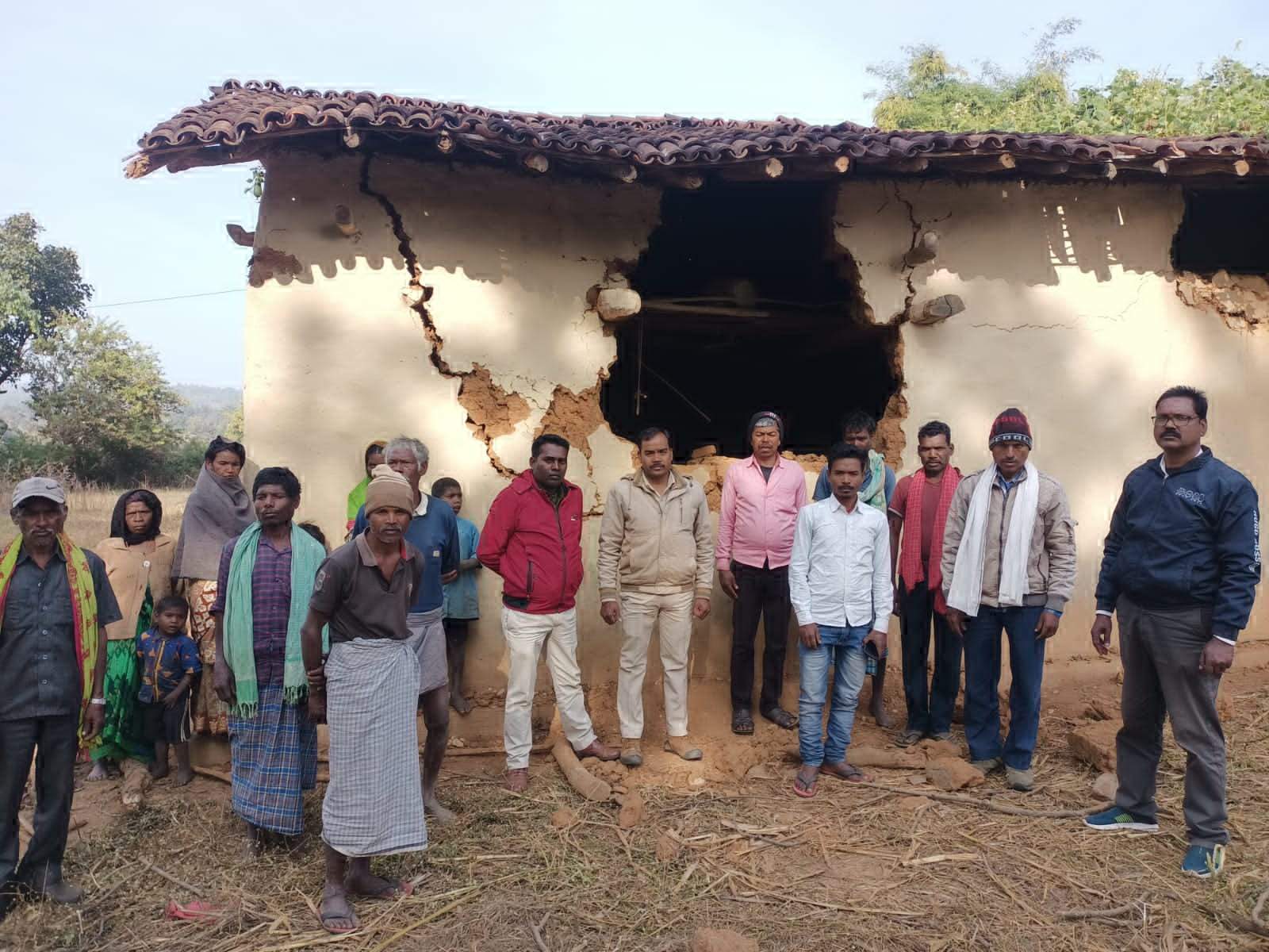 हाथियों ने मचाया उत्पात, 7 घर क्षतिग्रस्त