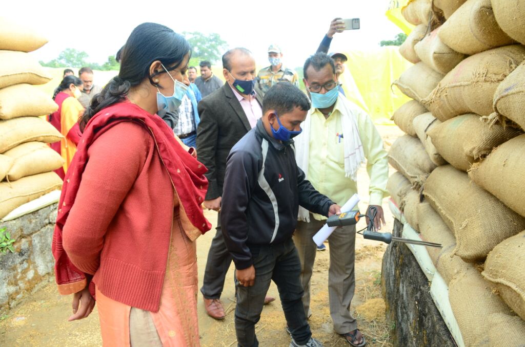 लापरवाही पर कलेक्टर ने फड़ प्रभारी को किया निलंबित