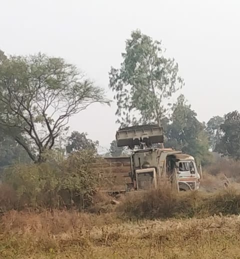 अनुज्ञा तिथि समाप्त, फिर भी पत्थर उत्खनन जारी अनुज्ञा तिथि समाप्त, फिर भी पत्थर उत्खनन जारी