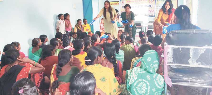 स्वच्छता के प्रति बालिकाओं को किया गया जागरूक