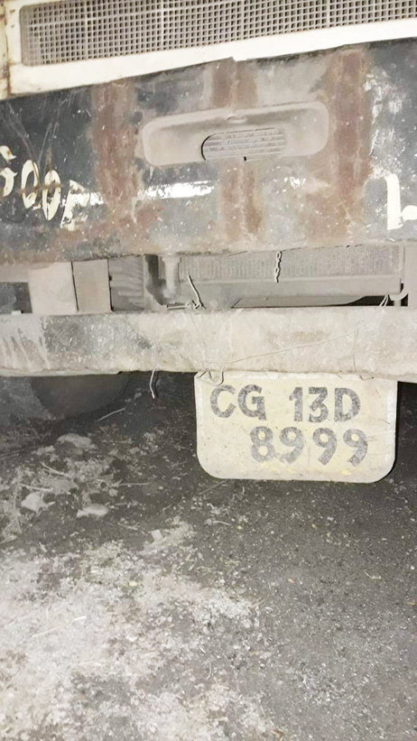 11 लाख का पिग आयरन जंगल में लावारिस मिला