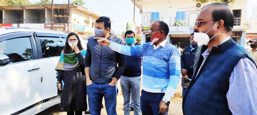 खडक़ घाट मार्ग को शीघ्र पूर्ण करने के निर्देश