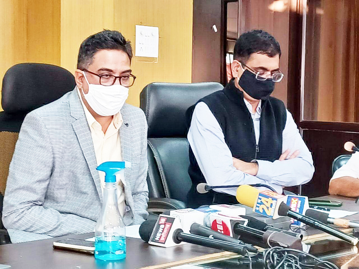 कलेक्टर ने जन-चौपाल में सुनी समस्याएं कलेक्टर ने जन-चौपाल में सुनी समस्याएं