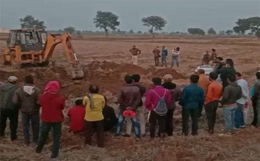 चंदखुरी के खेत में मिला मानव कंकाल