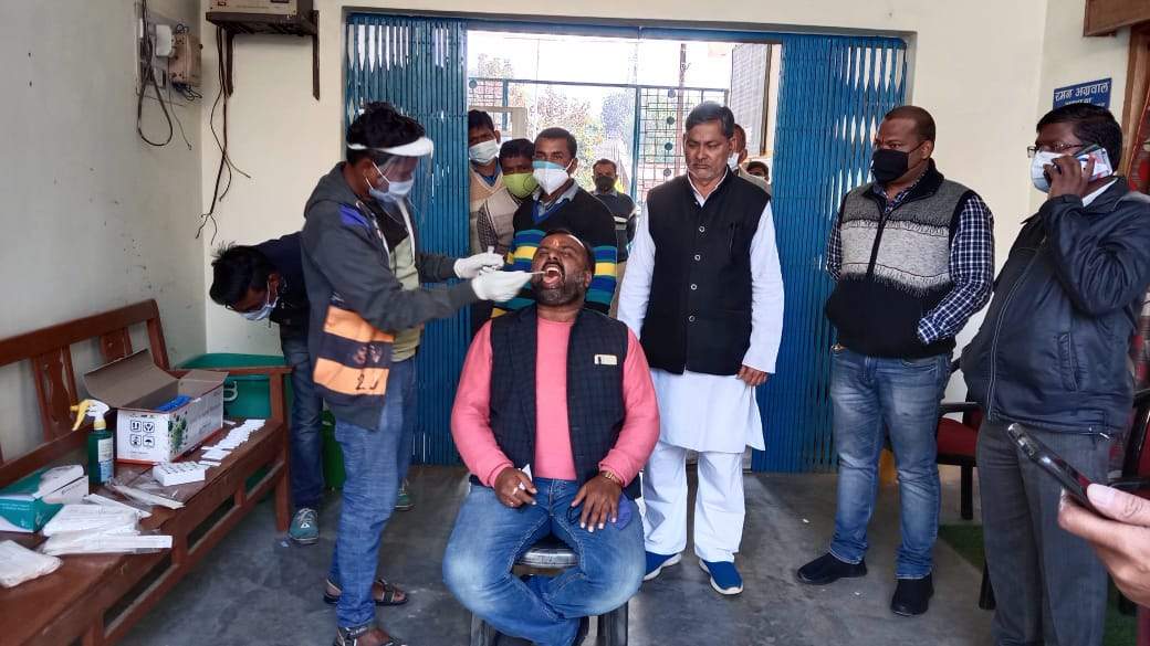 नपं अध्यक्ष-सीएमओ ने कराई कोरोना जांच