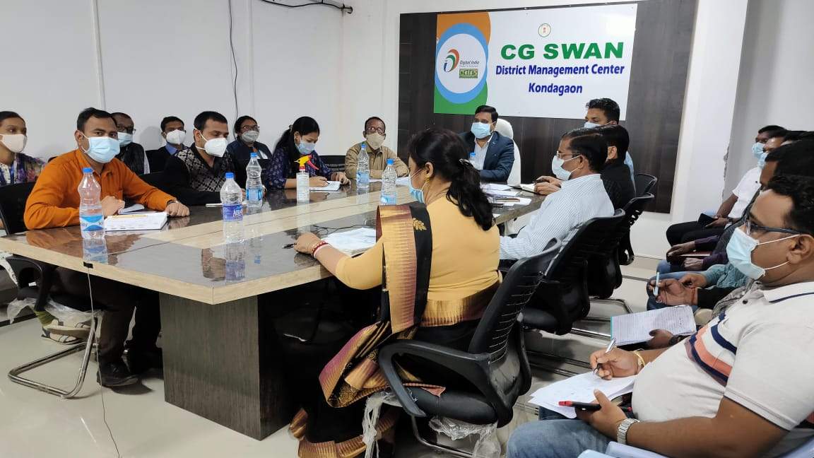 कोरोना टीकाकरण महाअभियान के लिए समीक्षा बैठक