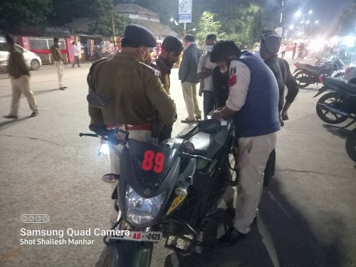 मास्क न लगाने वालों पर जुर्माना