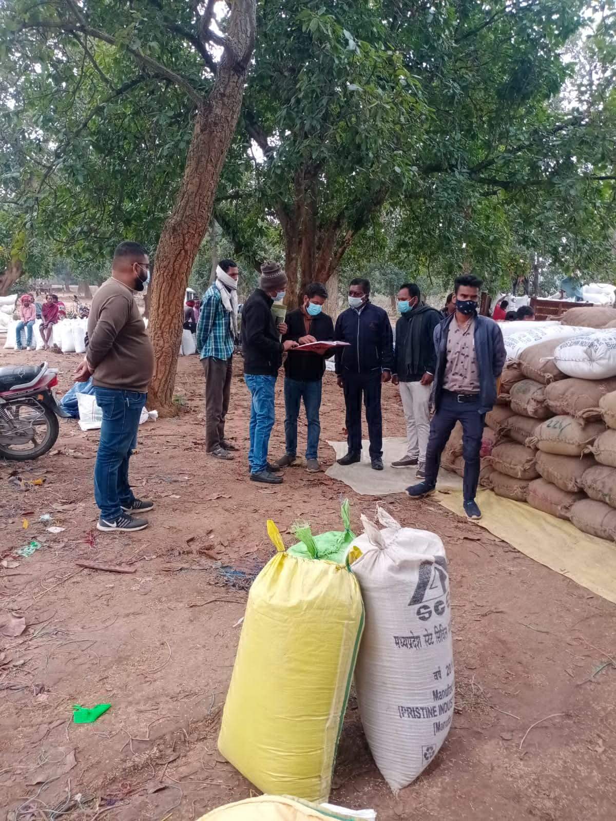 किसान का धान खपाने में संलिप्तता, निम्हा समिति प्रबंधक को नोटिस