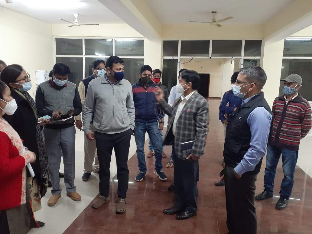 कलेक्टर ने लिया कोरोना  रोकथाम के लिए व्यवस्थाओं का जायजा